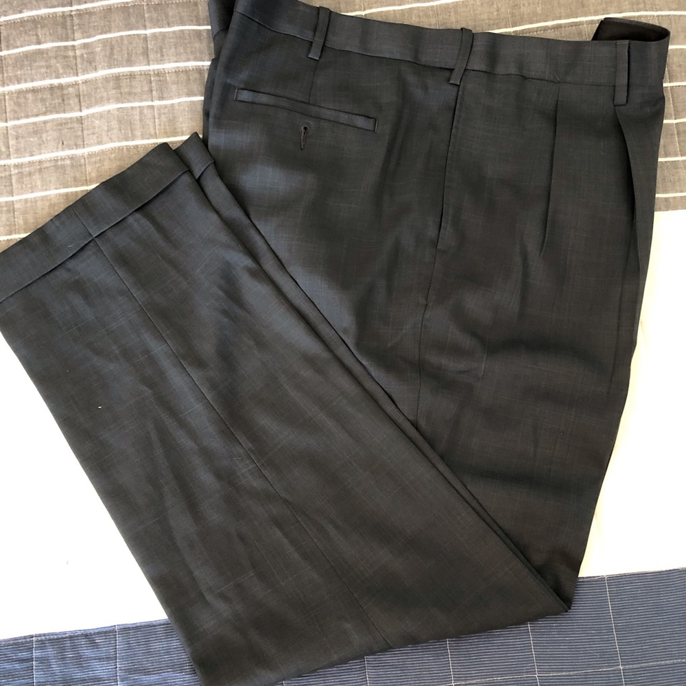 Savane Crosshatch Stretch Straight Fit Flat Front Pants Savane Men's  Sharkskin Dress Pants - Permanent Crease Wrinkle-Resistant Slacks Savane  Men's Sharkskin Dress Pants Permanent Crease